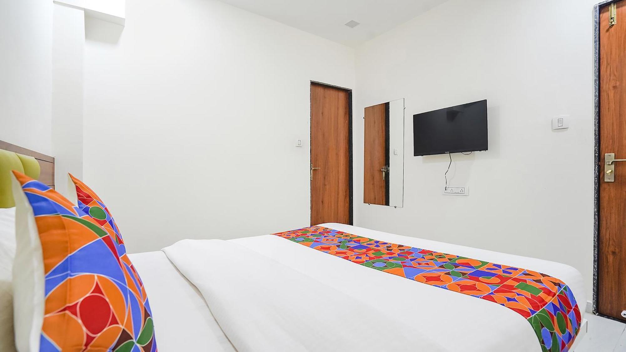 Fabhotel Vishala In Ahmedabad Exterior photo
