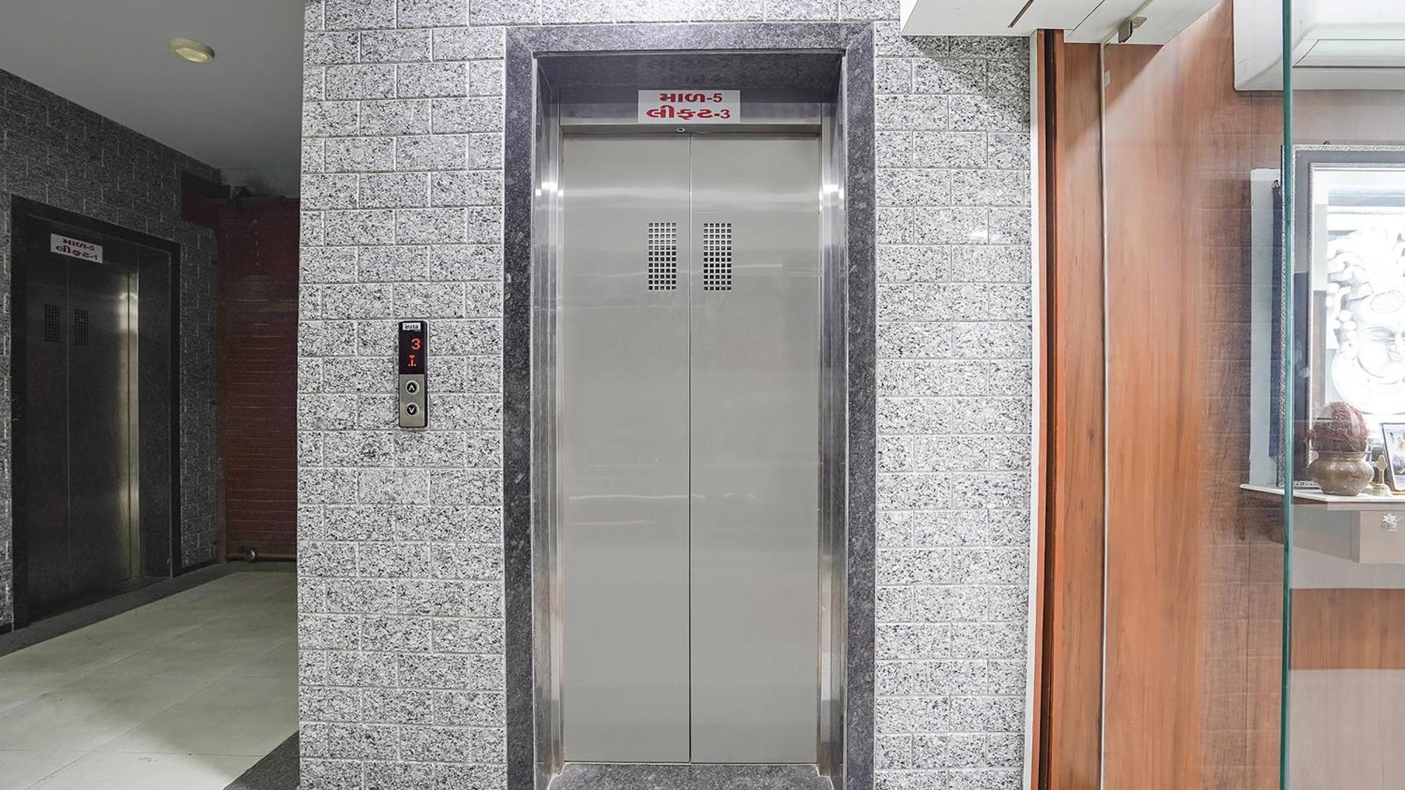 Fabhotel Vishala In Ahmedabad Exterior photo